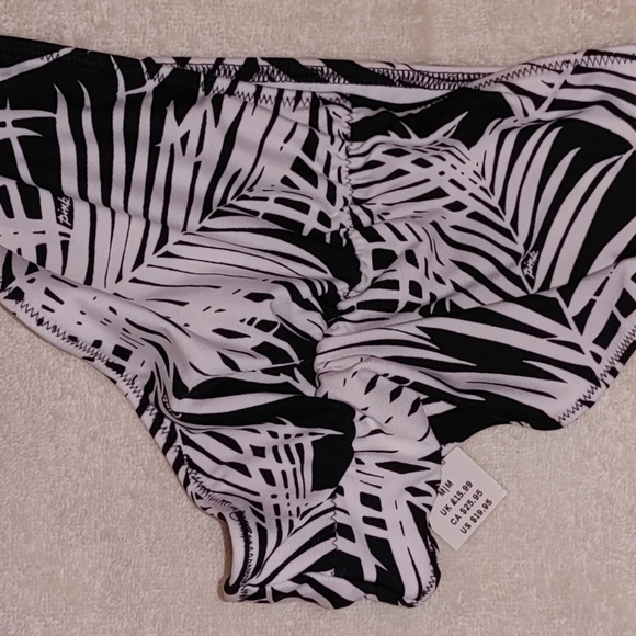 New Victoria Secrets Bathing Suits - Picture 6 of 7